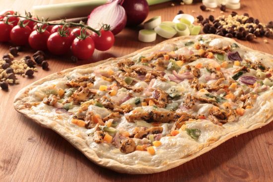 Bild von Flammkuchen Premium vegan, Pulled Planted, Tomaten, Zwiebeln & Lauch, rustique
